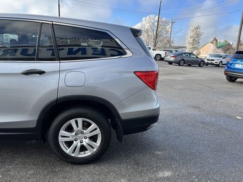Used 2017 Honda Pilot LX image 6