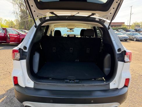 Used 2021 Ford Escape SE image 28
