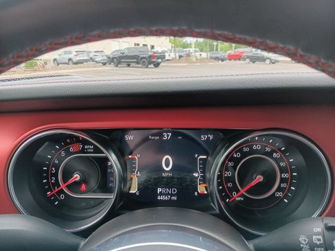 Used 2022 Jeep Wrangler Unlimited Rubicon w/ Cold Weather Group AWD/4WD image 9