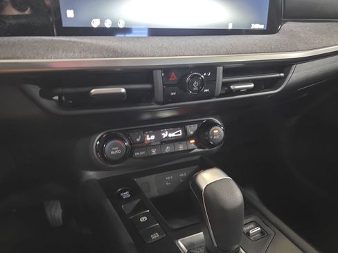 New 2027 Nissan Kicks SV w/ Cold Weather Package FWD image 23