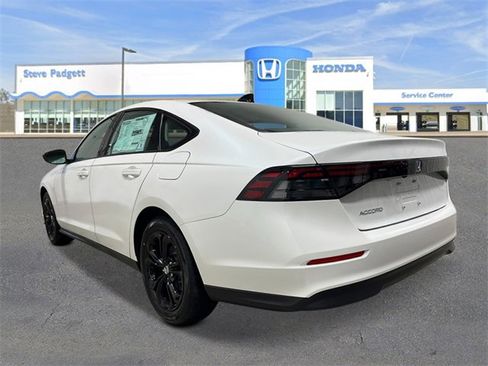 New 2025 Honda Accord SE image 4