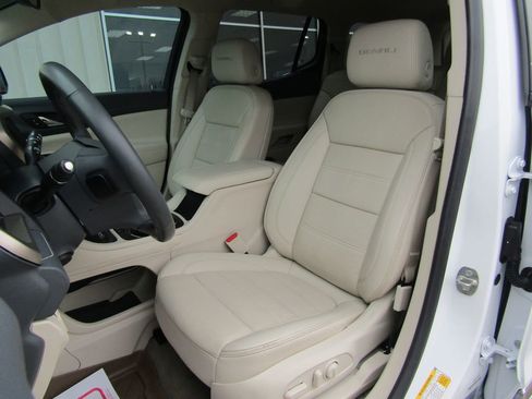 Used 2023 GMC Acadia Denali image 14