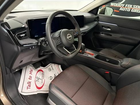 Used 2025 Nissan Kicks SR FWD image 11