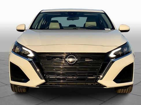 Used 2023 Nissan Altima 2.5 SL image 3