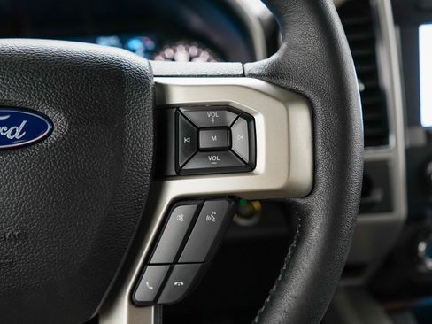 Used 2020 Ford F150 Lariat RWD image 25