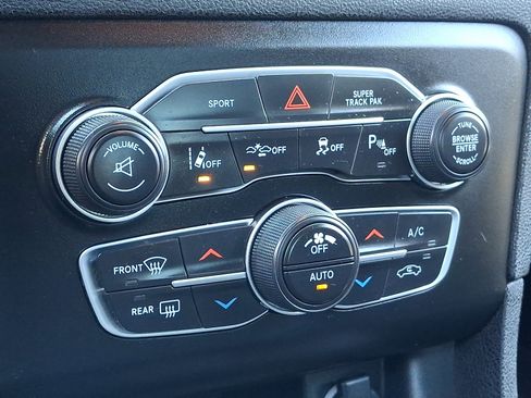 Used 2016 Dodge Charger R/T image 16