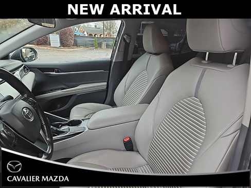 Used 2019 Toyota Camry SE image 14