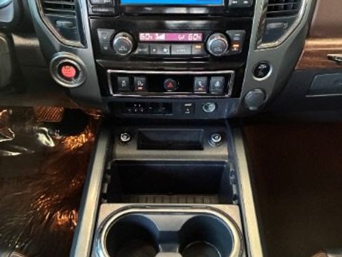 Used 2017 Nissan Titan Platinum Reserve RWD image 21