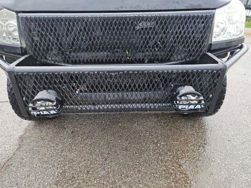 Used 2013 Nissan Titan SV w/ SV Value Truck Pkg AWD/4WD image 10
