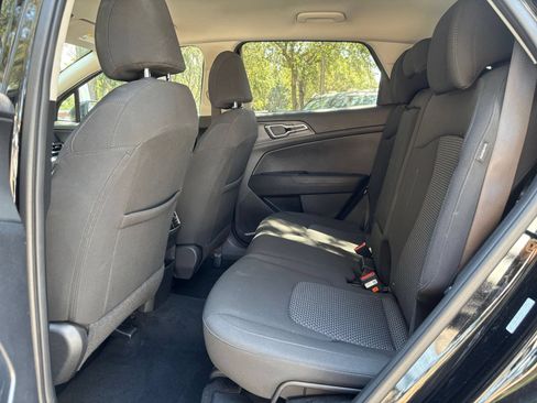 Used 2025 Kia Sportage LX FWD image 23
