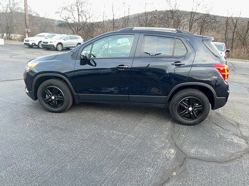 Used 2022 Chevrolet Trax LT w/ LT Convenience Package image 8