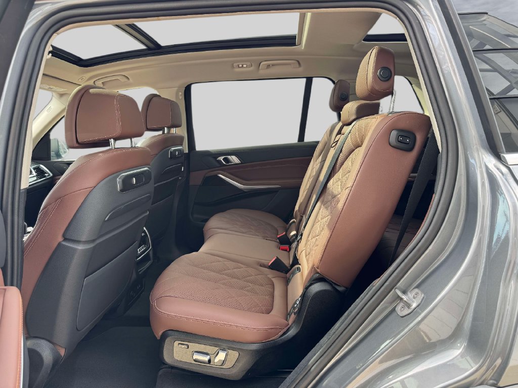 Certified 2024 BMW X7 xDrive40i AWD/4WD image 13