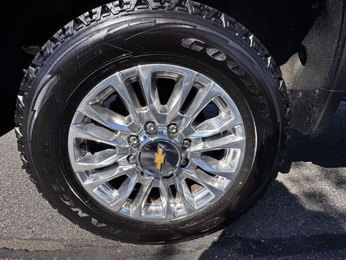 Certified 2022 Chevrolet Silverado 2500 High Country w/ Z71 Off-Road Package AWD/4WD image 9