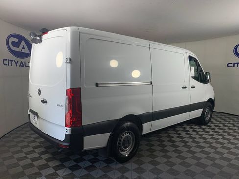 Used 2022 Mercedes-Benz Sprinter 1500 image 3