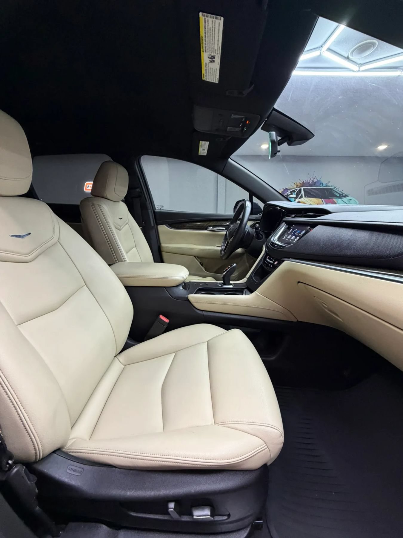 Used 2019 Cadillac XT5 FWD image 36