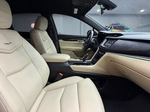Used 2019 Cadillac XT5 FWD image 36