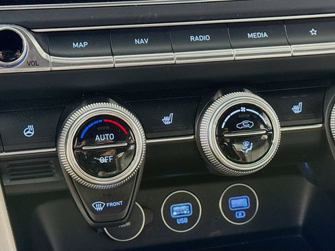 Used 2023 Genesis G70 2.0T AWD/4WD image 4