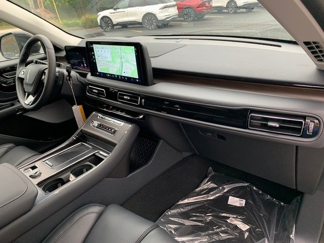 New 2026 Lincoln Aviator Reserve AWD/4WD image 12