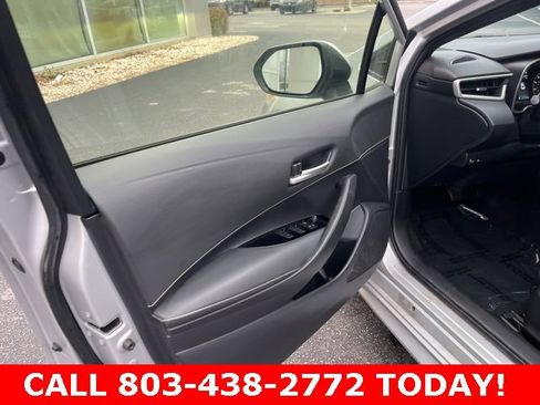 Used 2025 Toyota Corolla SE image 4