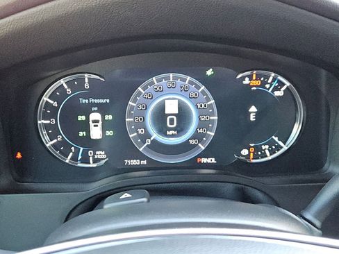 Used 2020 Cadillac Escalade Premium Luxury image 15