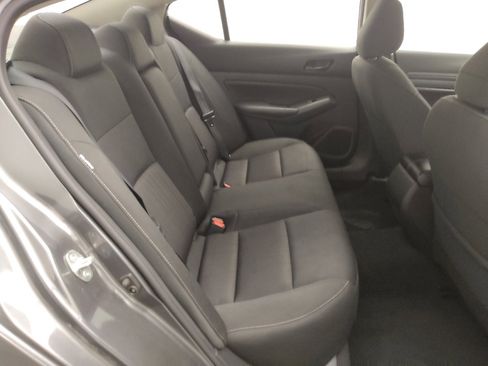 Used 2024 Nissan Altima 2.5 SV image 19