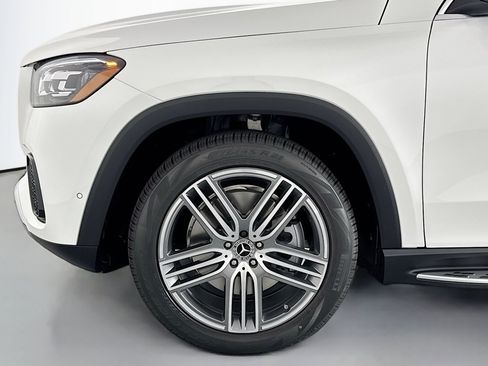 New 2026 Mercedes-Benz GLS 450 4MATIC image 10