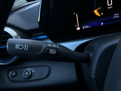 Used 2025 Chevrolet Trax LT w/ LT Convenience Package image 35