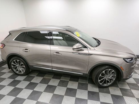 Used 2021 Lincoln Nautilus Reserve AWD/4WD image 5