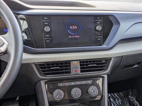 Used 2023 Volkswagen Taos SE w/ Panoramic Sunroof Package image 12