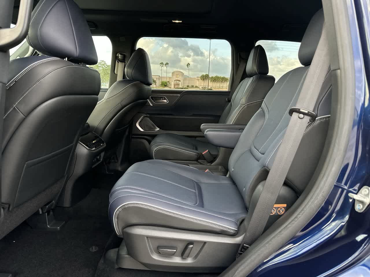 Used 2026 INFINITI QX80 4WD w/ Sport Exterior Package image 11