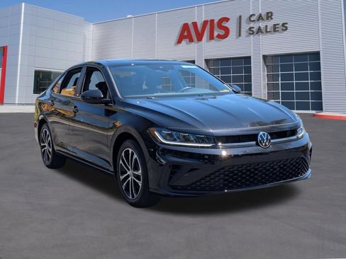 Used 2025 Volkswagen Jetta Sport FWD image 3