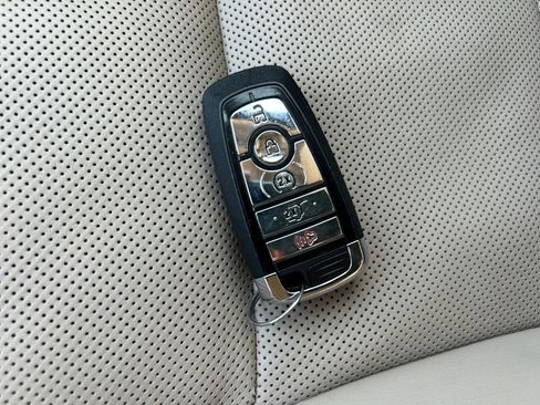 Used 2023 Lincoln Navigator Reserve image 33