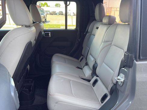 Used 2023 Jeep Gladiator Mojave w/ Cold Weather Group AWD/4WD image 30