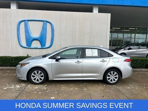 Used 2023 Toyota Corolla LE FWD image 5