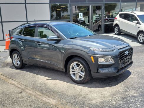 Used 2021 Hyundai Kona SE w/ Cargo Package FWD image 3