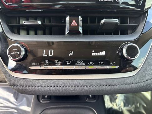 Used 2022 Toyota Corolla XLE image 30