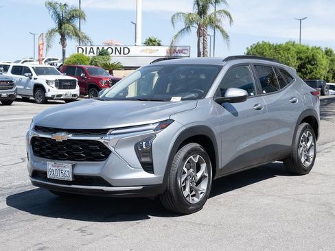 Used 2026 Chevrolet Trax LT w/ Driver Confidence Package FWD image 9