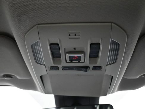Used 2020 Toyota Highlander XLE AWD/4WD image 24