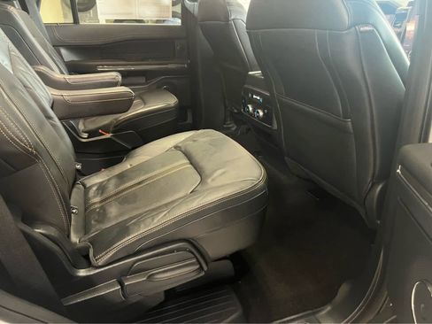 Used 2023 Ford Expedition Platinum AWD/4WD image 34