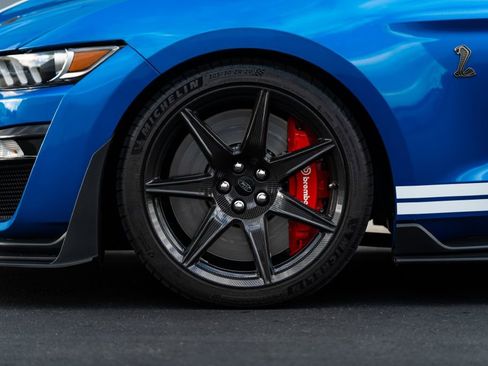 Used 2021 Ford Mustang Shelby GT500 w/ Carbon Fiber Track Pack image 13