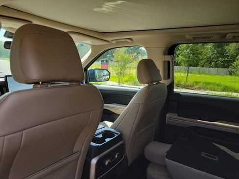 Used 2024 Ford Expedition Limited RWD image 14