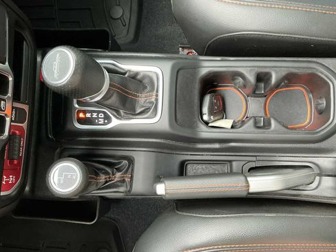 Used 2022 Jeep Gladiator Mojave w/ LED Lighting Group AWD/4WD image 17
