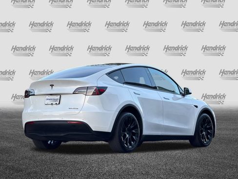 Used 2020 Tesla Model Y Long Range image 5