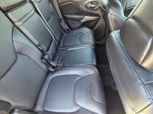 Used 2019 Jeep Cherokee High Altitude AWD/4WD image 18
