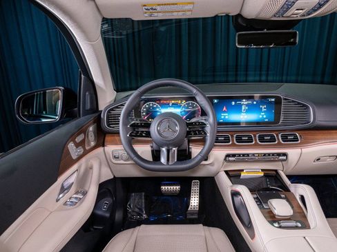 New 2026 Mercedes-Benz GLS 450 4MATIC image 15