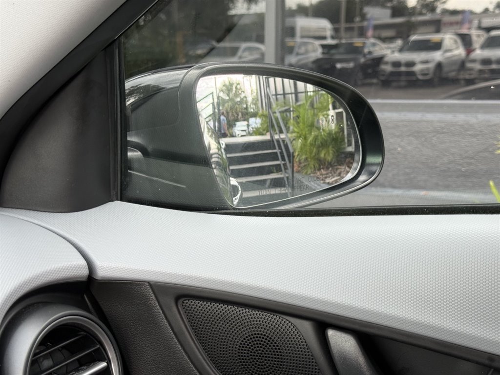Used 2021 Hyundai Kona SEL FWD image 32
