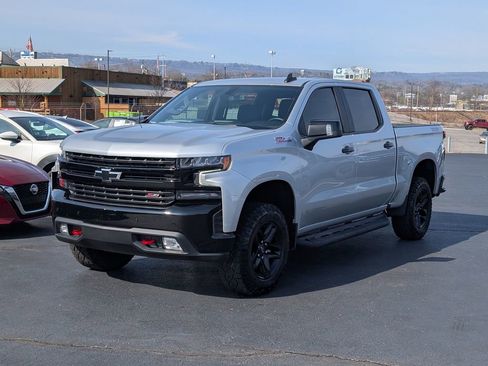 Used 2022 Chevrolet Silverado 1500 LT Trail Boss w/ LT Trail Boss Premium Package image 3