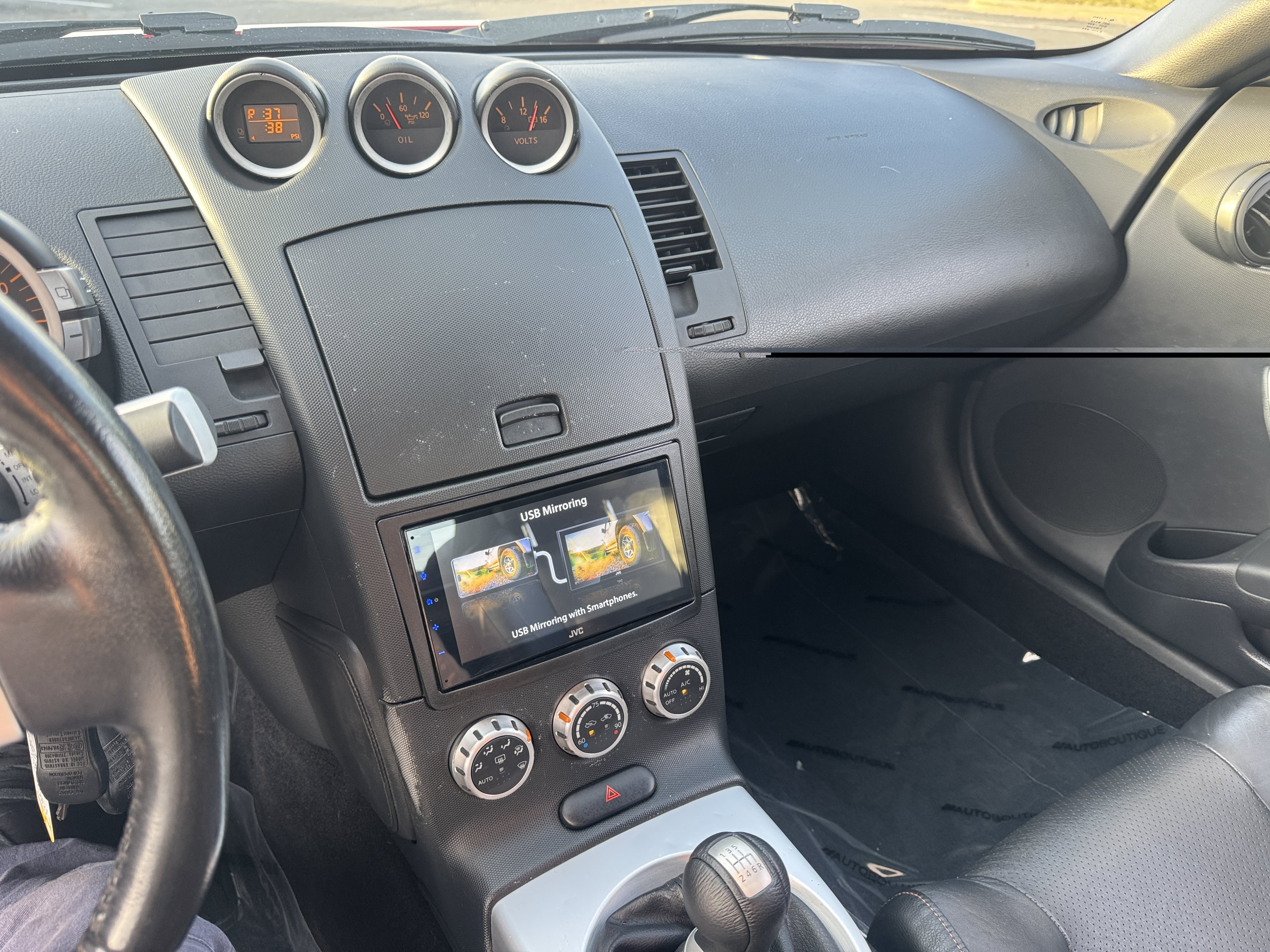 Used 2006 Nissan 350Z Touring RWD image 19