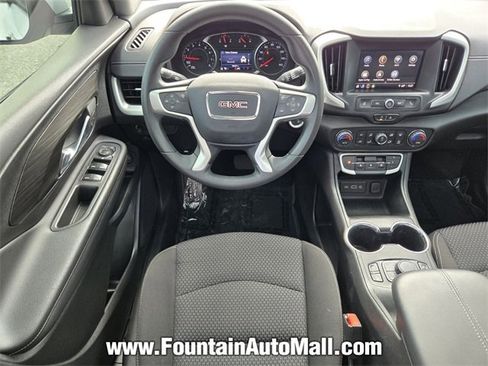 Used 2022 GMC Terrain SLE w/ Driver Convenience Package image 13