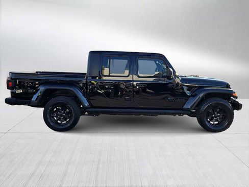 Used 2022 Jeep Gladiator Sport image 9